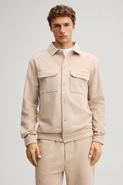 Leads to product detail page "Brown overshirt"