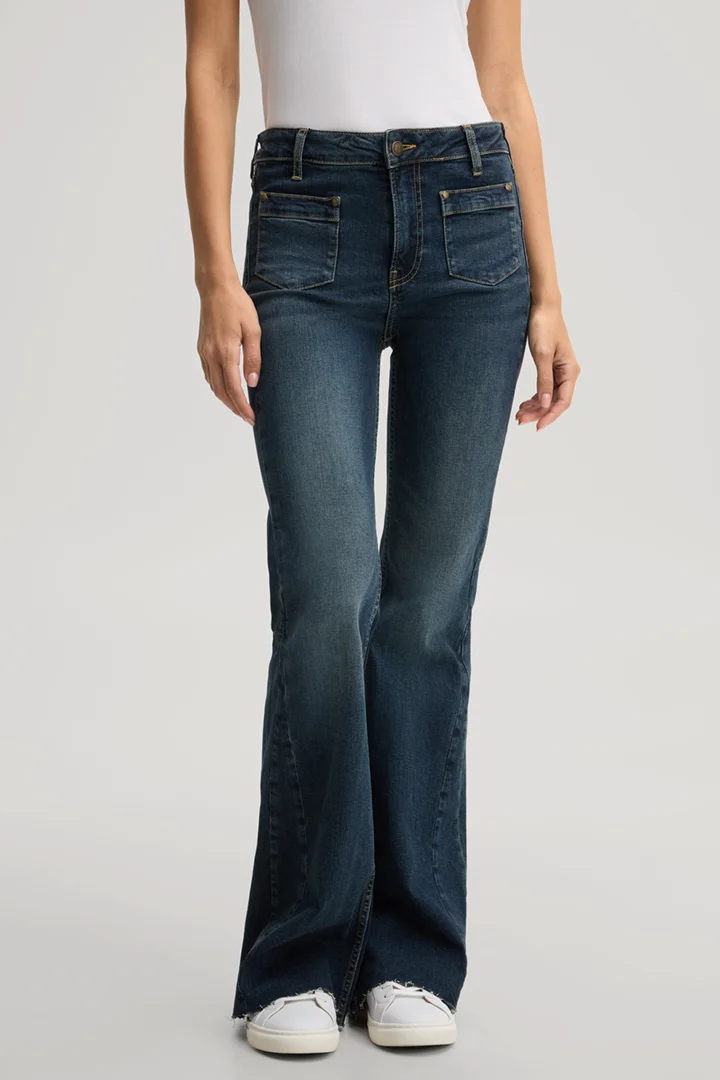 Leads to product detail page "Dark blue washed bootcut jeans"