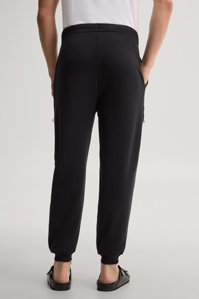 Führt zu Produktdetailseite „Loungewear-Hose in Schwarz"