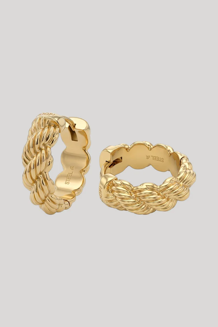 Leads to product detail page "Creolen in Gold"