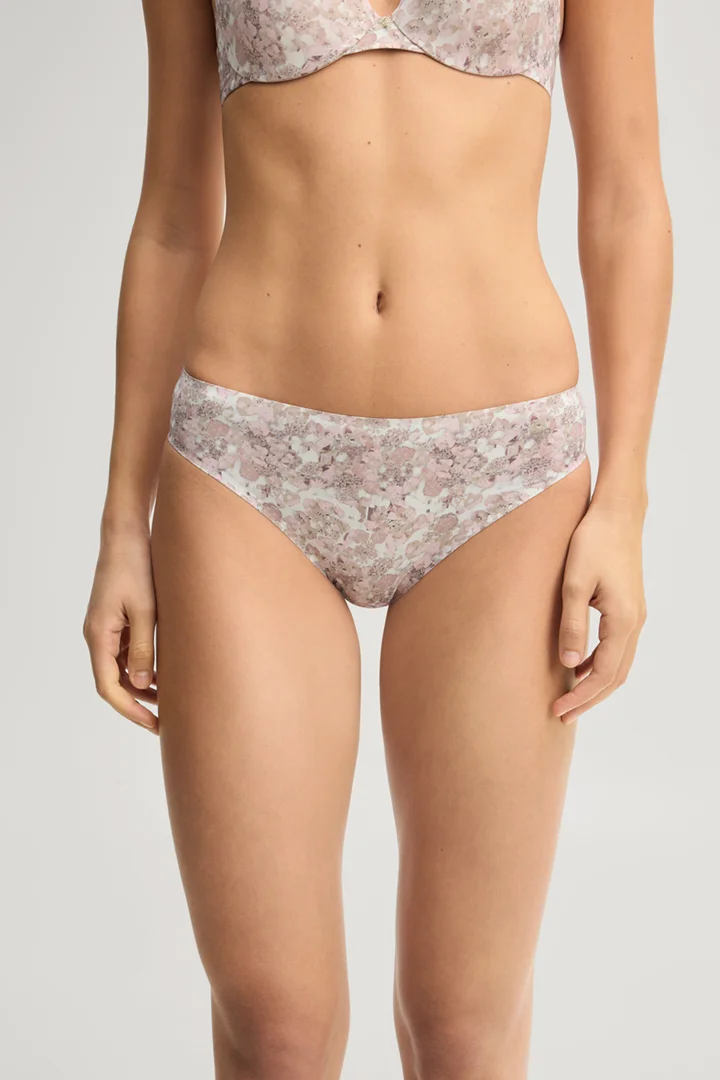Leads to product detail page "pack of 2 briefs in light pink and white with an all-over floral print"