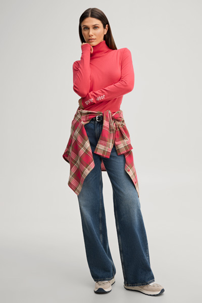 Leads to product detail page "Cotton shirt in pink and olive chequered pattern"