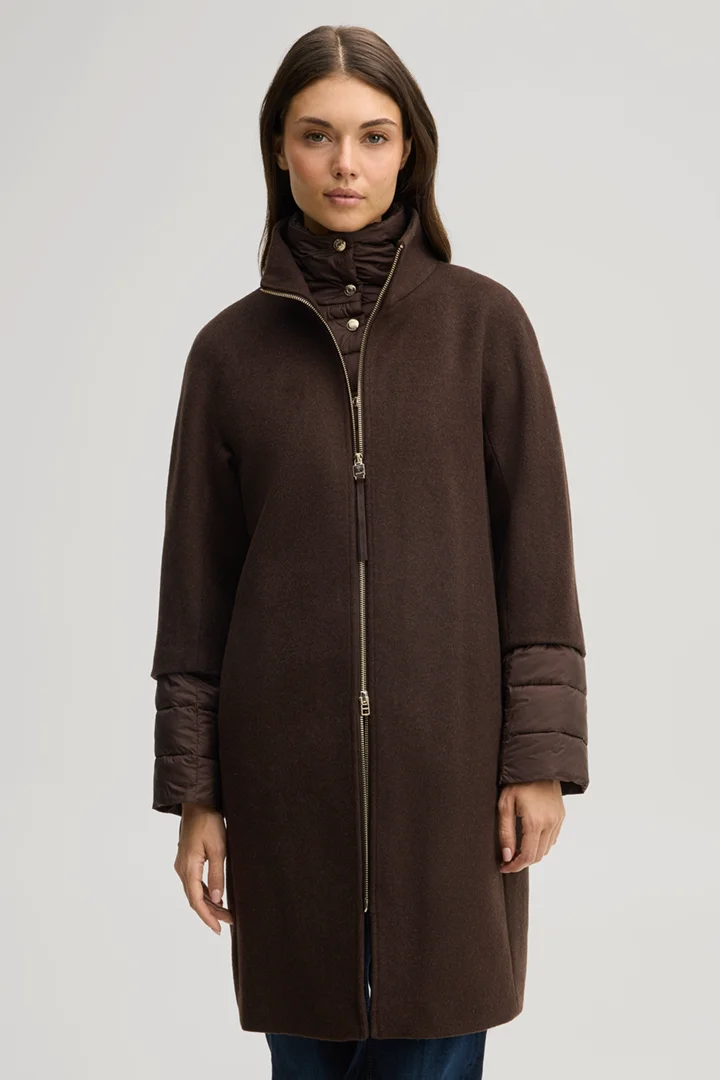 Leads to product detail page "Wool-blend coat with inlay in dark brown"