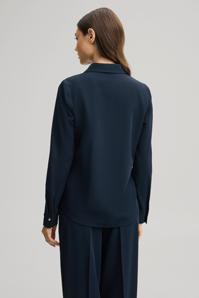Führt zu Produktdetailseite „Hemdbluse in Navy"