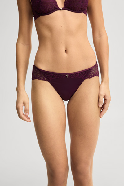 Führt zu Produktdetailseite „Brazilian-Panty in Dunkellila"