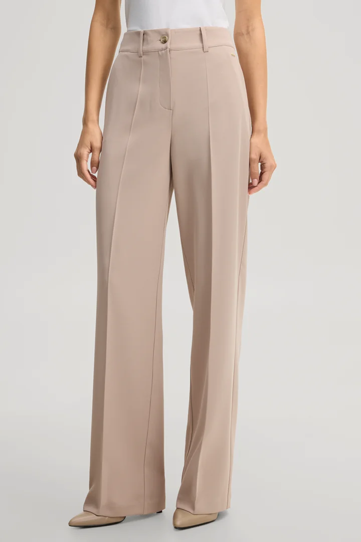 Leads to product detail page "Travel marlene trousers in beige"
