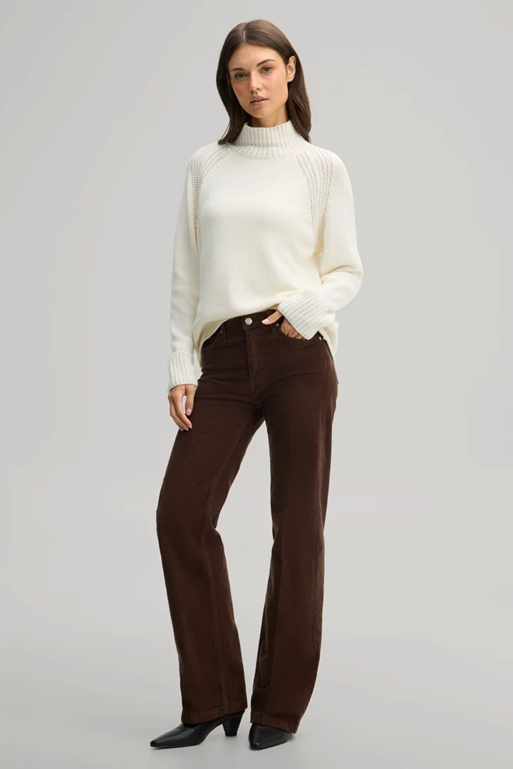 Leads to product detail page "Fine-cord jeans in dark brown"
