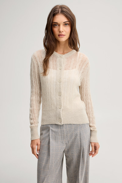 Führt zu Produktdetailseite „Alpaca-wool blend cardigan with a cable knit pattern in greige"