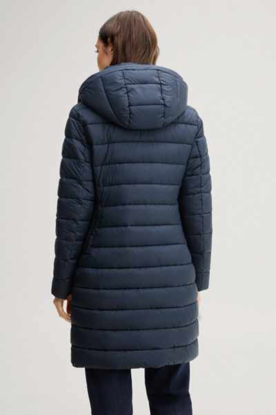 Führt zu Produktdetailseite „Steppmantel mit Kapuze in Navy"