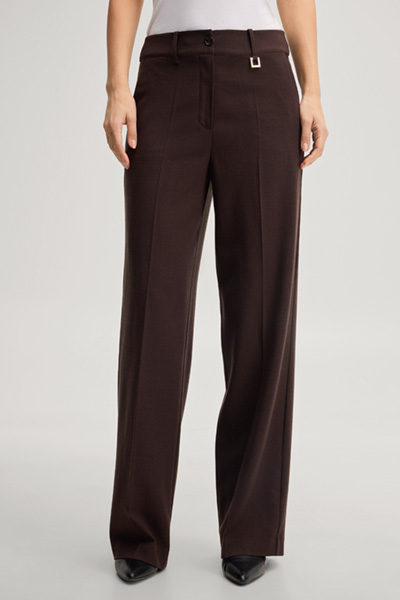 Leads to product detail page "Marlene trousers in dark brown"
