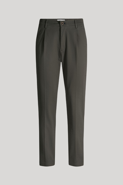 Leads to product detail page "Dark green chinos"