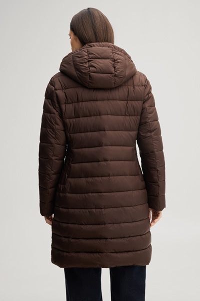 Leads to product detail page "Quilted coat with hood in dark brown"