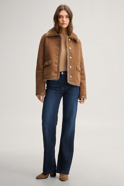 Leads to product detail page "Brown lambskin shirt jacket"