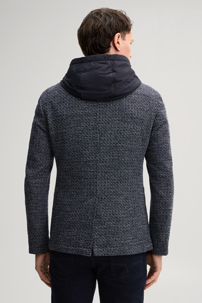 Leads to product detail page "Navy suit jacket with inlay"