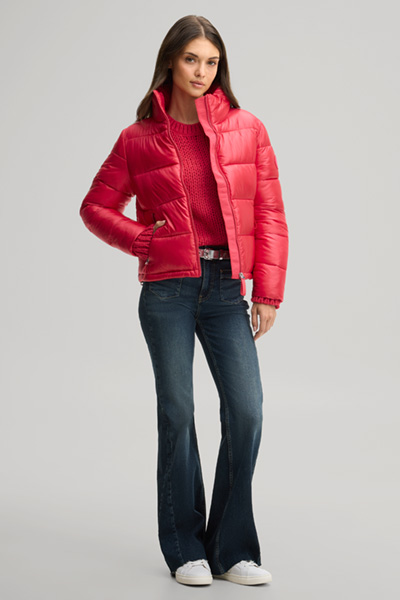 Leads to product detail page "Pink quilted jacket with a stand-up collar"