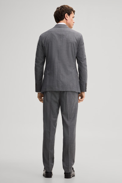Leads to product detail page "Wool-blend suit in anthracite"