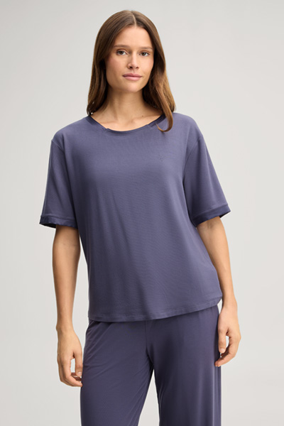 Leads to product detail page "Grey loungewear t-shirt"