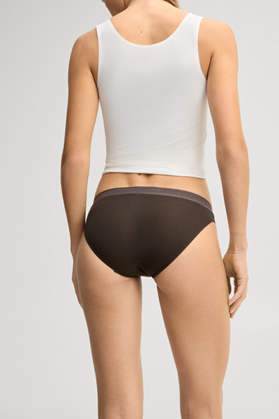 Leads to product detail page "Pack of 3 briefs in black, brown and burgundy"
