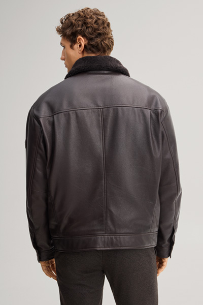 Leads to product detail page "Brown deerskin nappa leather jacket"