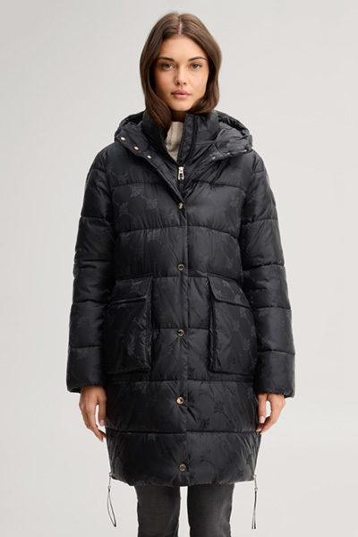 Leads to product detail page "Black patterned cornflower quilted coat with hood"