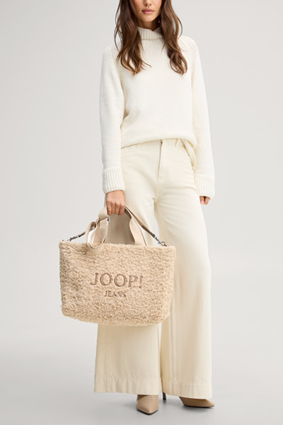 Leads to product detail page "Calduccio riccio yvette handbag in beige"