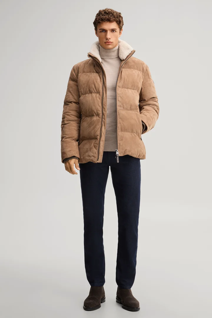 Führt zu Produktdetailseite „Velourslederjacke in Beige"