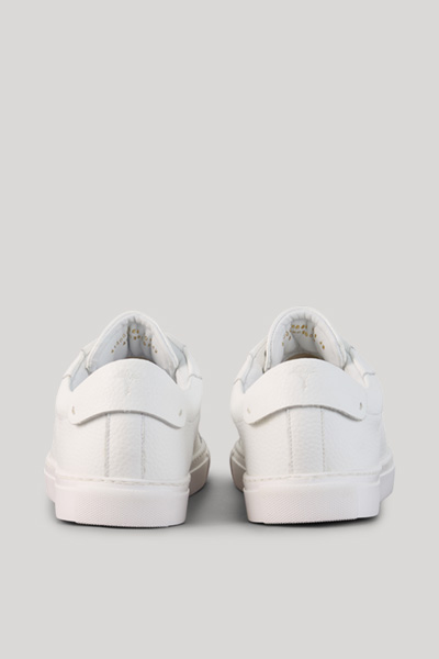 Leads to product detail page "Strutturo coralie trainers in offwhite"