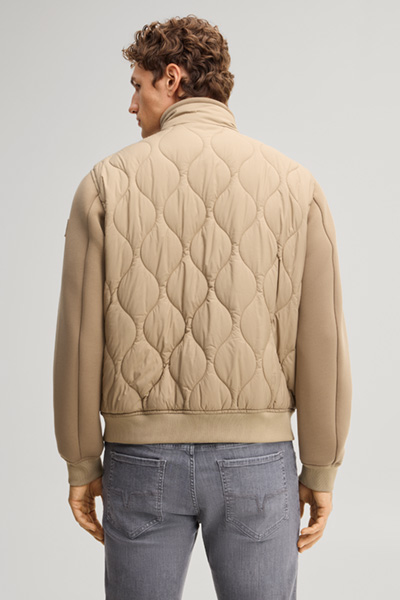 Leads to product detail page "Khaki blouson"