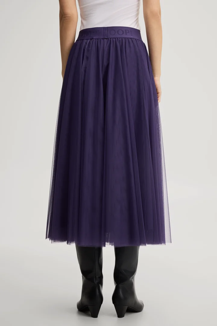 Leads to product detail page "Purple tulle skirt"