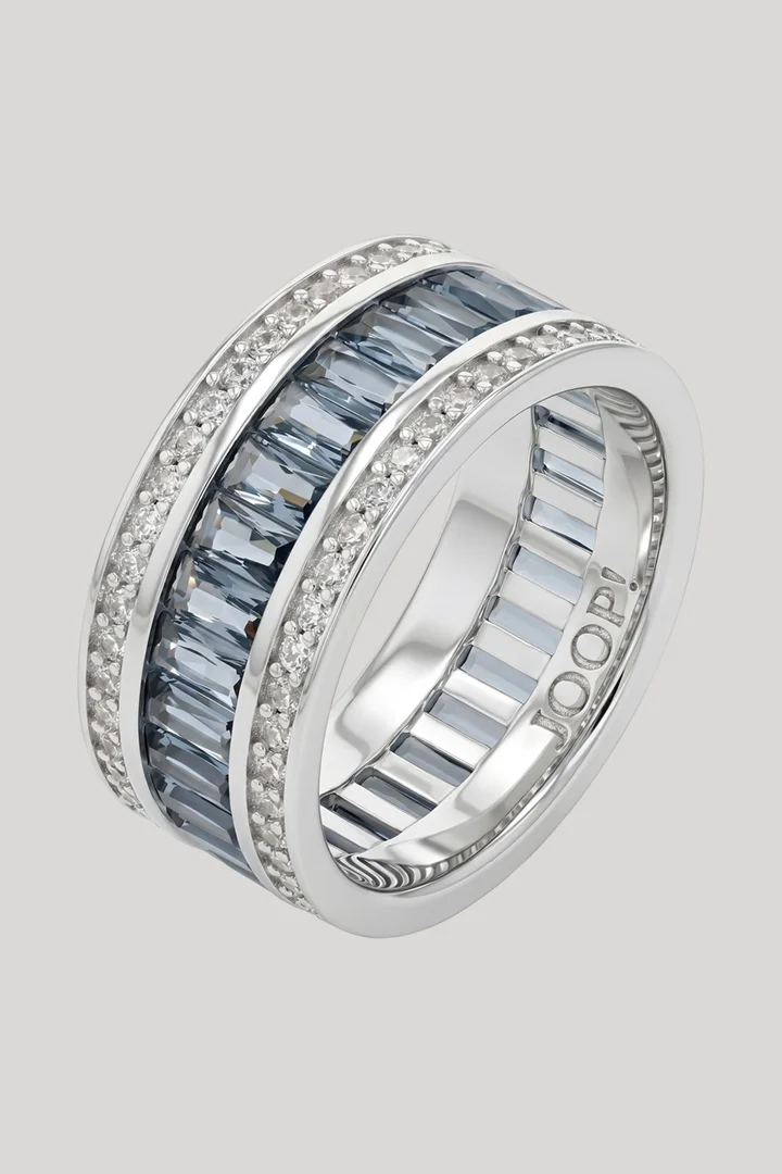 Leads to product detail page "Silver ring with cubic zirconia"