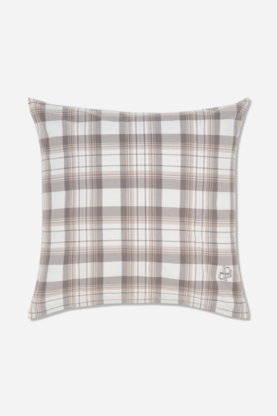 Leads to product detail page "JOOP! soft frames bed linen in cream"