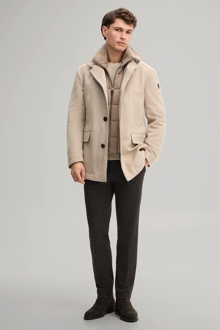 JOOP! präsentiert das Produkt Jacke aus Wollmix mit Inlay in Beige aus der Kategorie Jacken & Mäntel als Outfit
