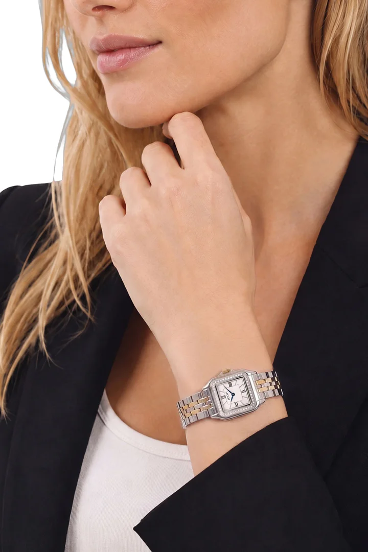 Leads to product detail page "Women’s wristwatch in silver/gold"