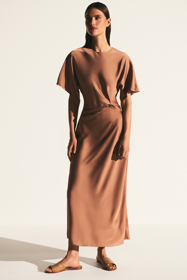 Führt zu Look-Detailseite „Shop the Look“