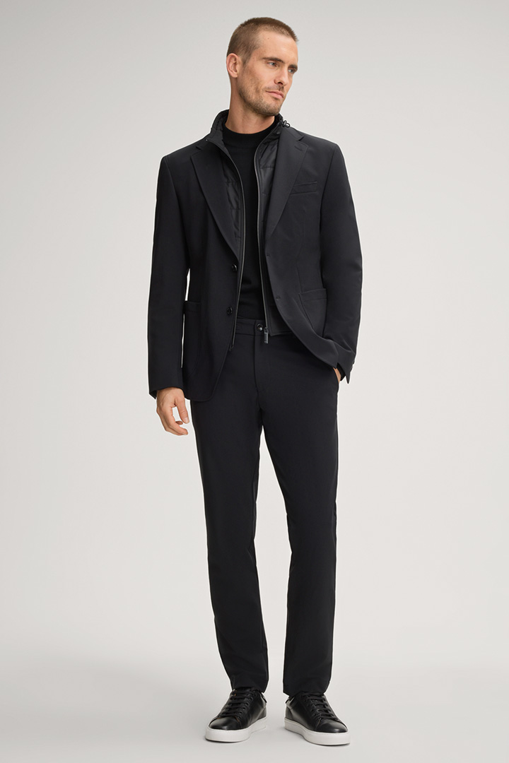 Leads to look detail page “Travel jacket and pants combo Hectic-Sake in black”