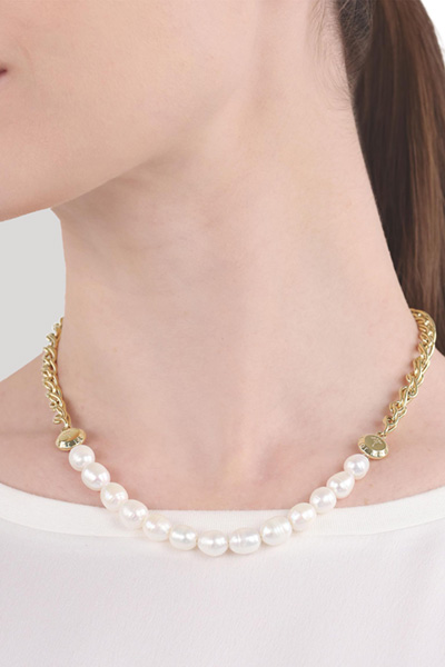 Führt zu Produktdetailseite „Collier mit Zuchtperle in Gold"