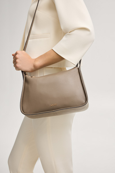 Führt zu Produktdetailseite „Schultertasche Lipari Liah in Taupe"