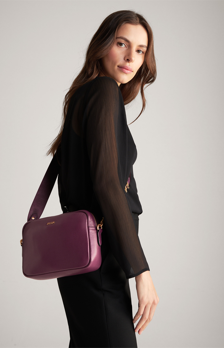 Vivace Cloe Shoulder Bag in Violet