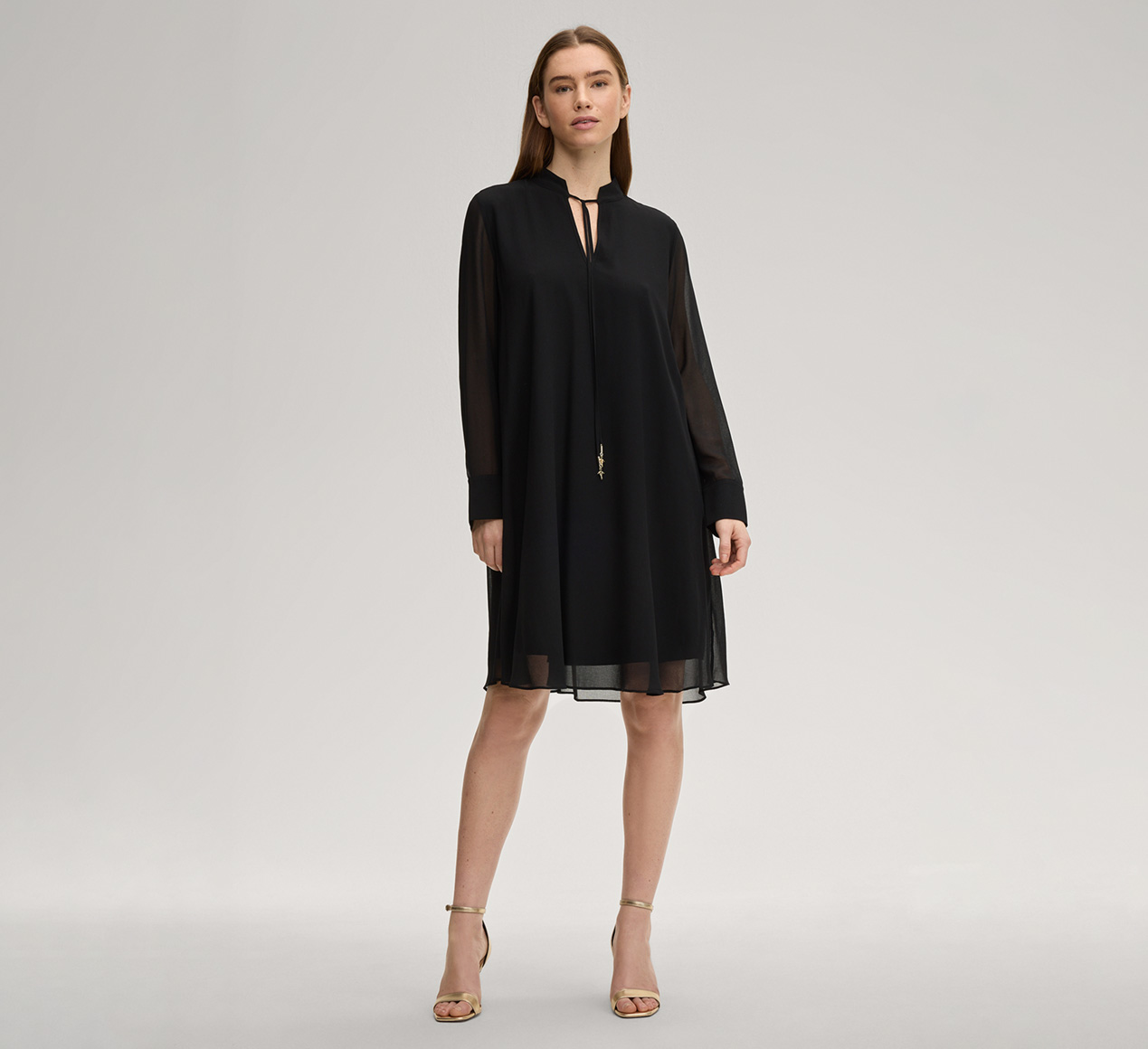 JOOP! präsentiert das Produkt Kleid Delilah in Schwarz aus der Kategorie Kleider & Röcke