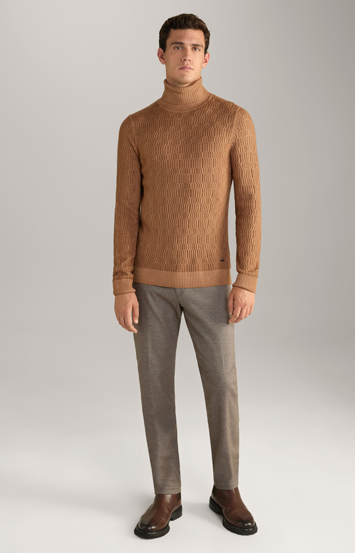 Malikon Virgin Wool Pullover in Dark Beige