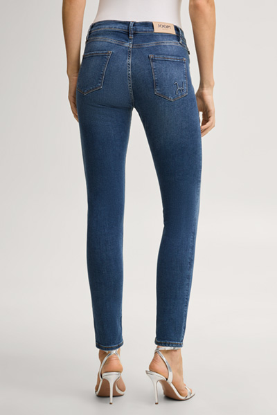 Leads to product detail page "Slim Jeans Sol, mid rise"