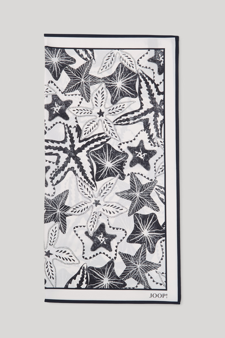 Scarf in white with pattern