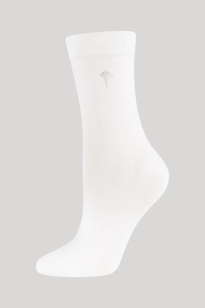 Leads to product detail page "2-pack of for your daily glam socks in pink and white"