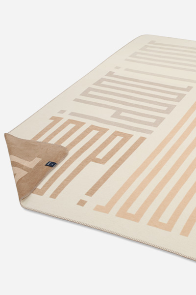 Führt zu Produktdetailseite „JOOP! BARS Wohndecke 150x200 cm, natur"