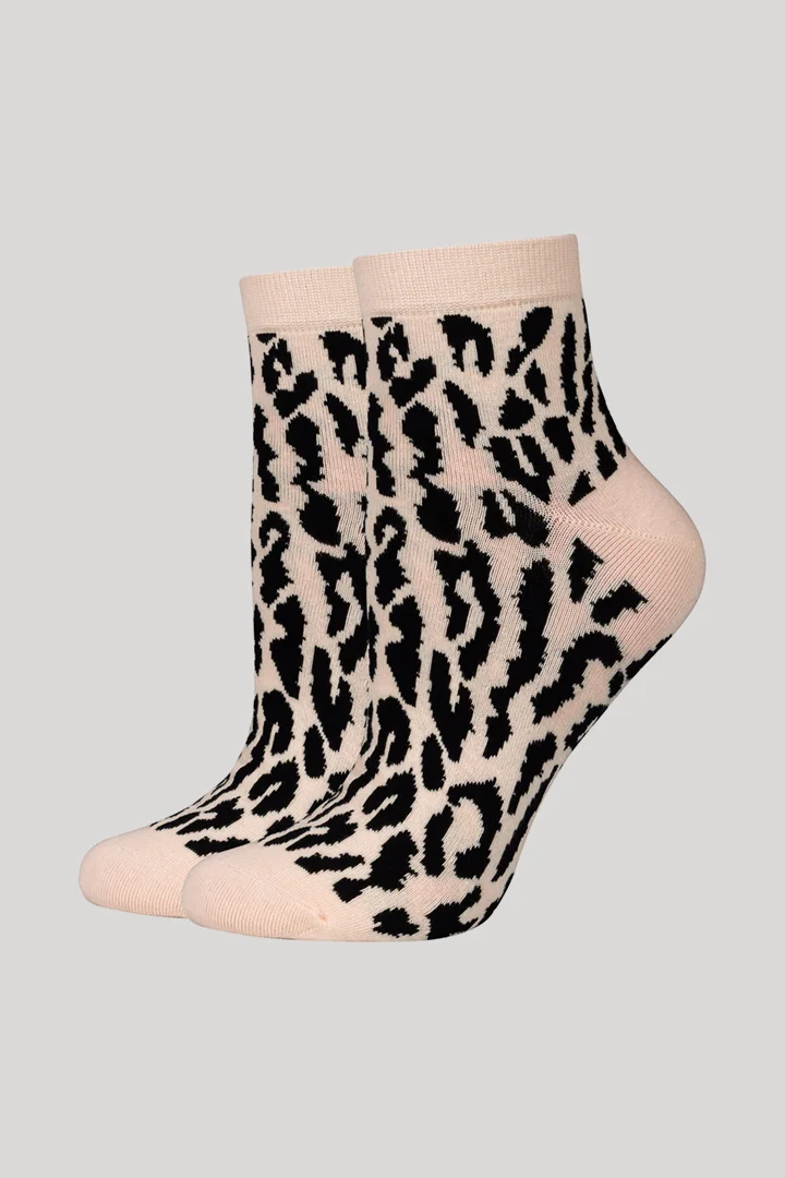 Leads to product detail page "2-pack of socks: for your daily glam in pink leo"