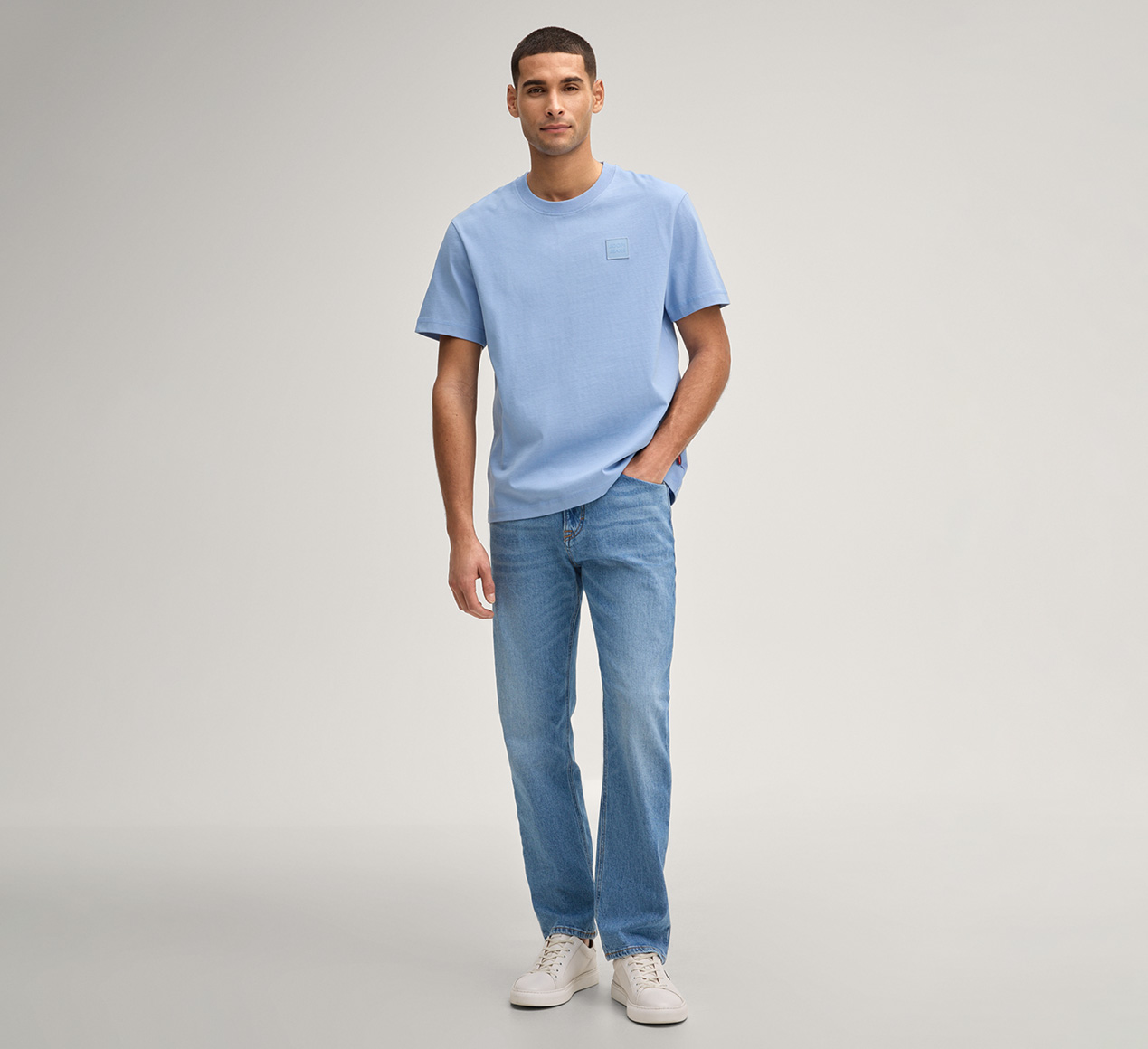 JOOP! presents the product Light blue Lei T-shirt from the category T-Shirts & Sweatshirts