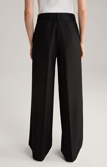 Crepe Trousers in Black