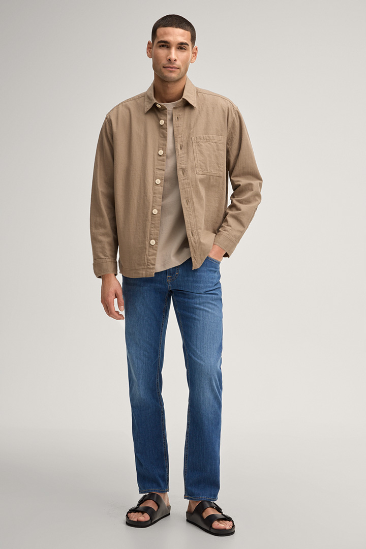 Leads to product detail page "Hadi shirt in beige"