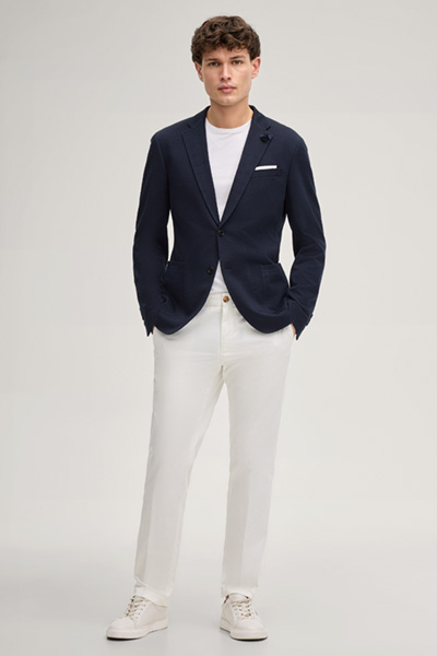 Hoverest Jacket in Navy