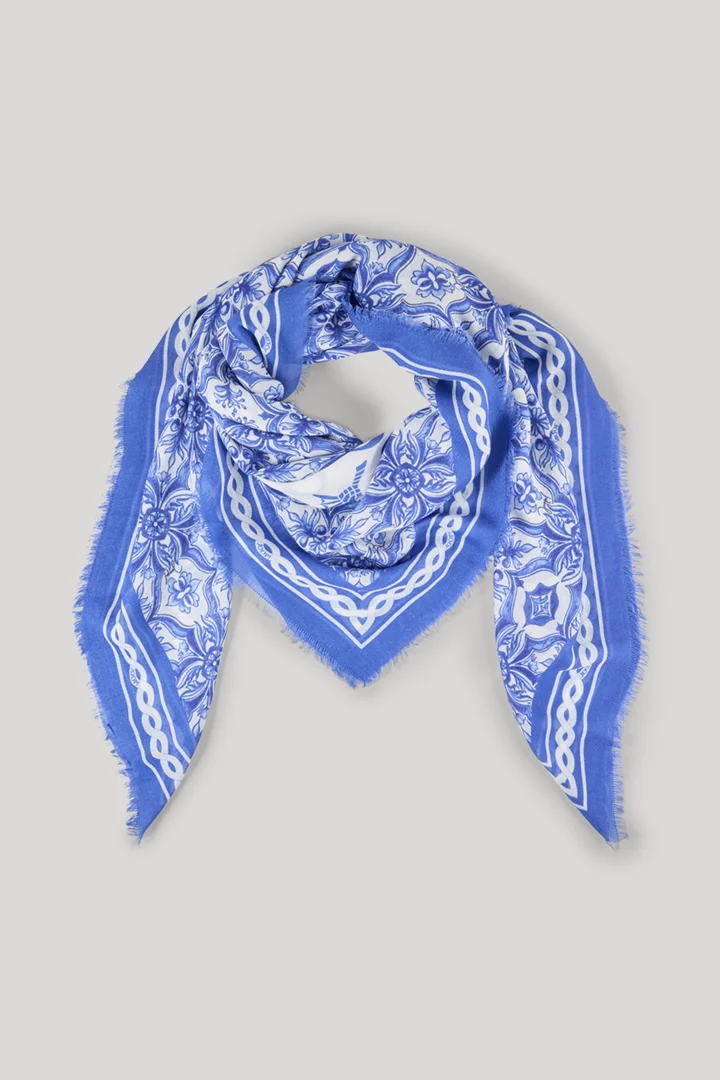 Führt zu Produktdetailseite „Tuch Adalia in Blau/Weiß gemustert"